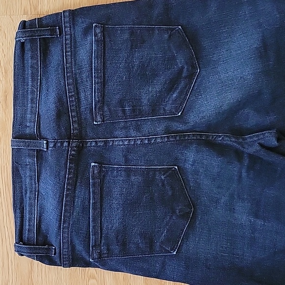 02 Denim. Size 27. Dark wash flare - Picture 6 of 6